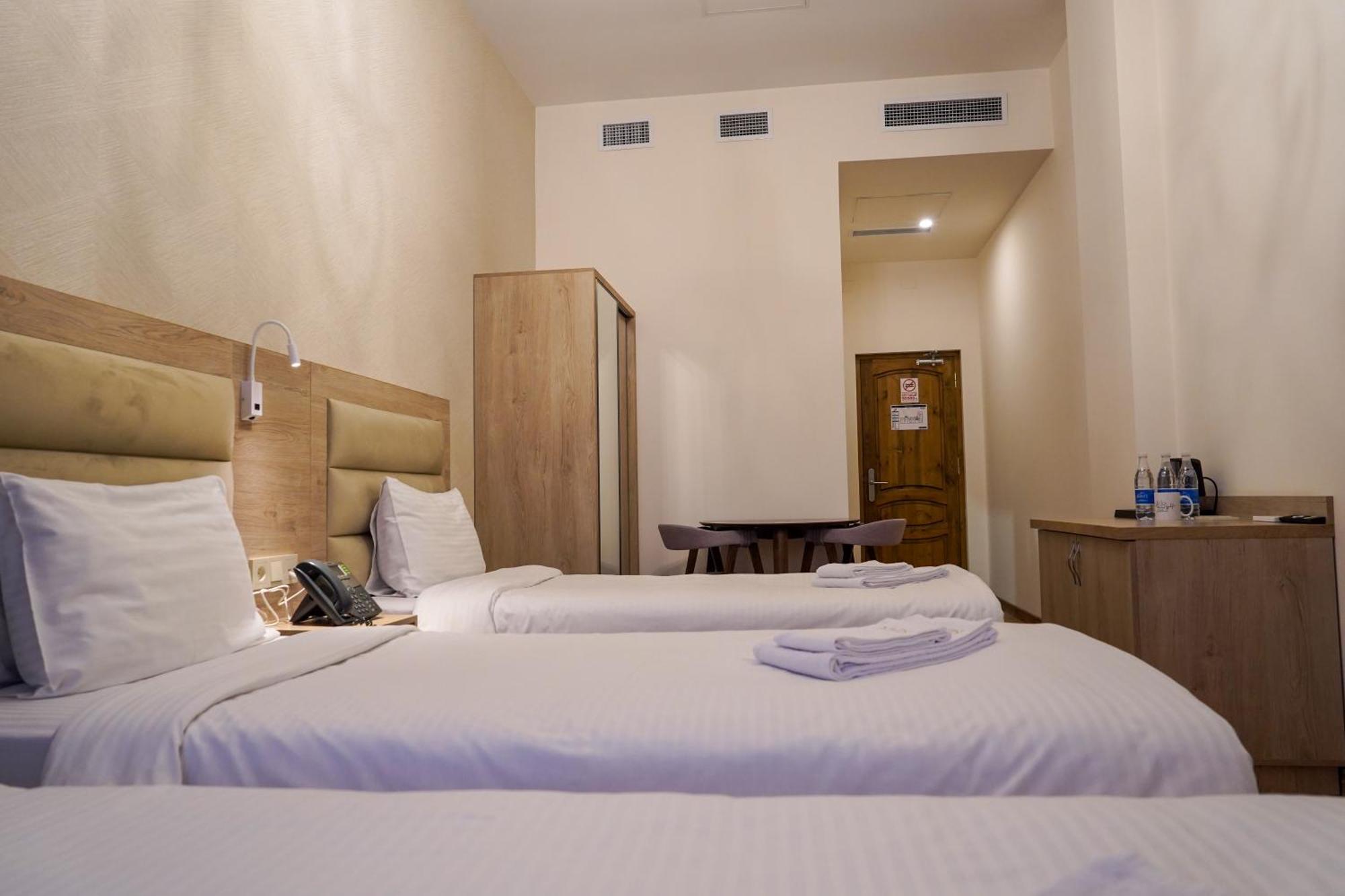 Kuma Hotel Gyumri Ngoại thất bức ảnh