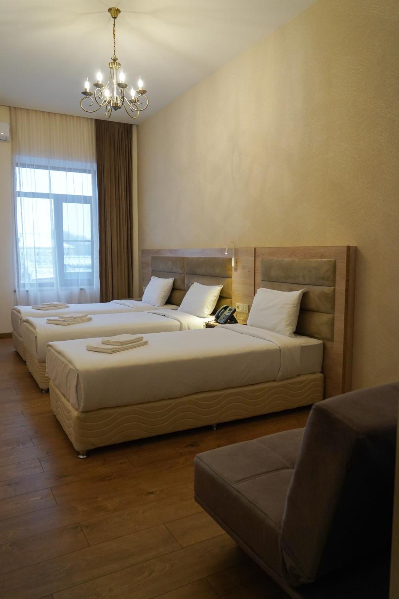 Kuma Hotel Gyumri Ngoại thất bức ảnh