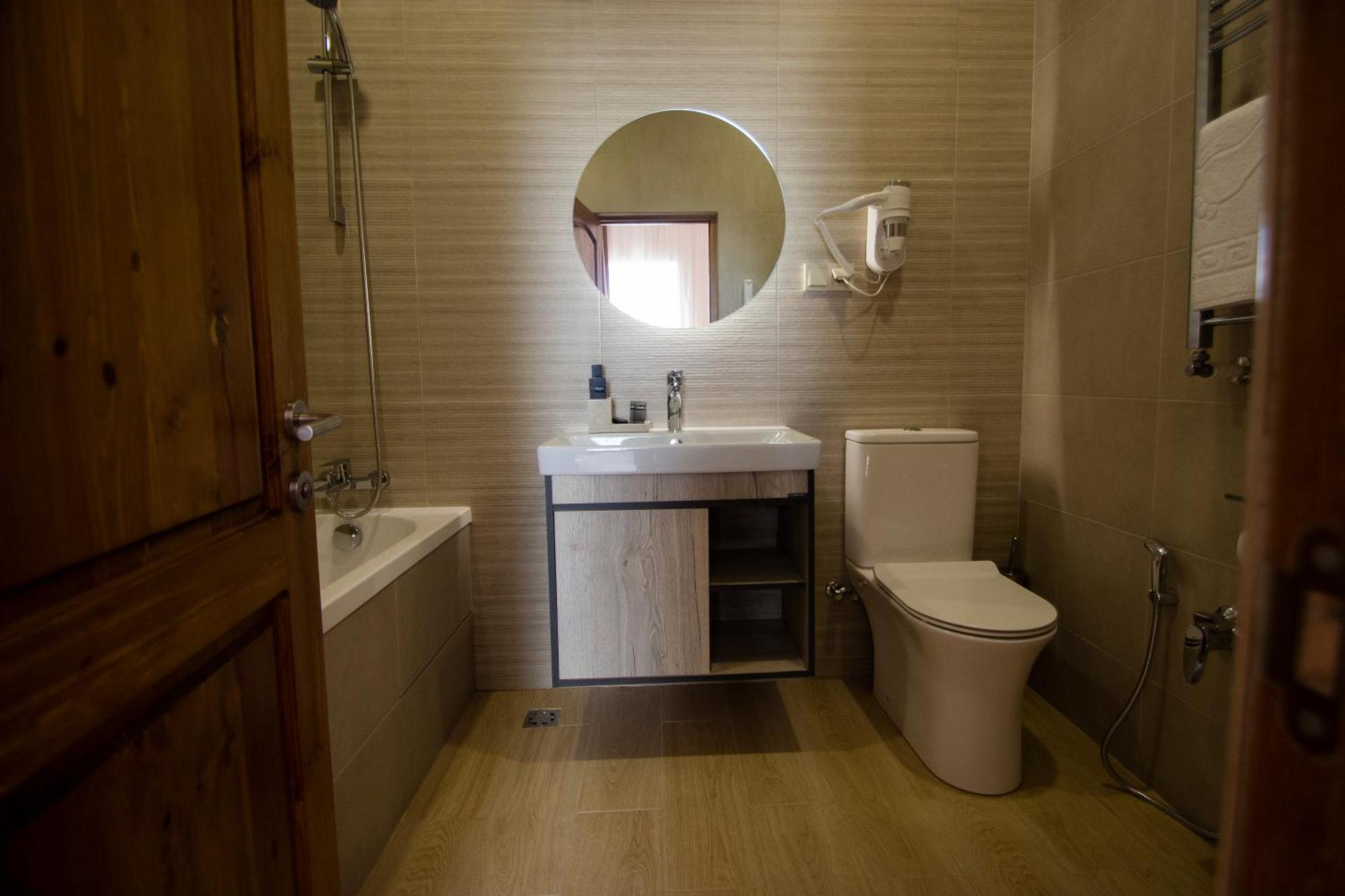 Kuma Hotel Gyumri Ngoại thất bức ảnh